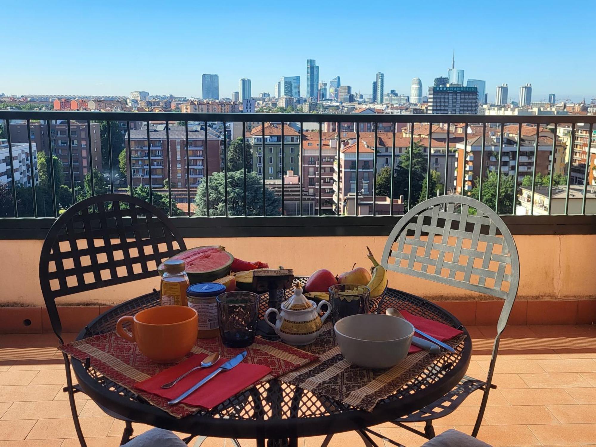 Bed and breakfast - Doppia Con Bagno Privato In Stupendo Attico Con Vista Mozzafiato Milán